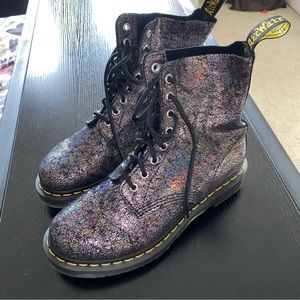 Dr. Martens Pascal Boot holographic